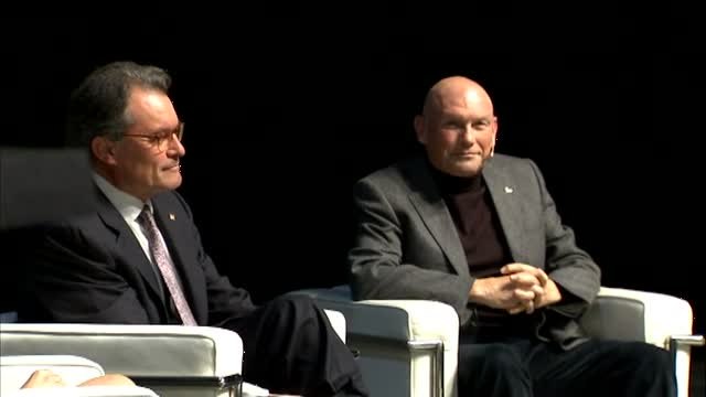 Artur Mas y Juan José Ibarretxe, juntos en un acto por el derecho a decidir en San Sebastián