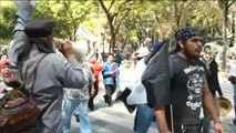 Miles de mexicanos salen a la calle contra el 