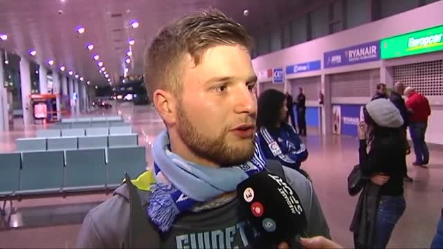 Aplausos para recibir al Celta tras su derrota en semifinales de Copa