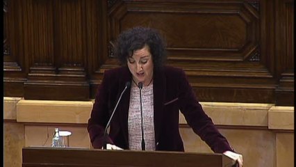 Una urna simbólica, en un escaño en el Parlament de Cataluña