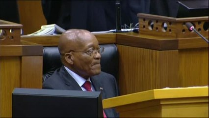 Espectacular trifulca en el Parlamento sudafricano durante un discurso del presidente