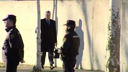 Bárcenas llega a la Audiencia Nacional recibido por mariachis con el himno del PP