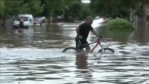 Más de 500 evacuados y diez ciudades sitiadas en Argentina por las inundaciones