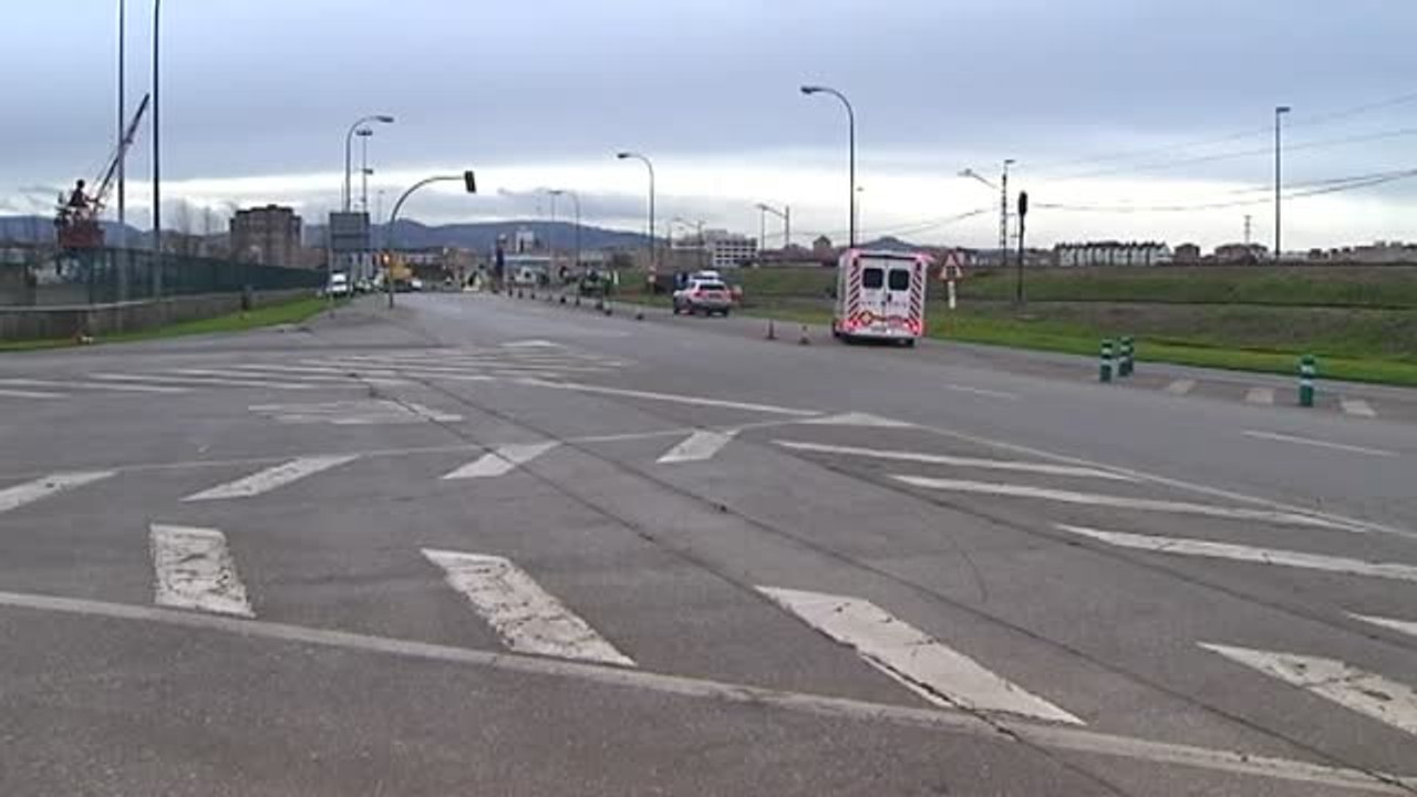 Rescatados 12 marineros tras el naufragio de su pesquero en Navia