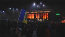 Disturbios en Bucarest contra la aprobación del gobierno de despenalizar varios delitos de corrupción