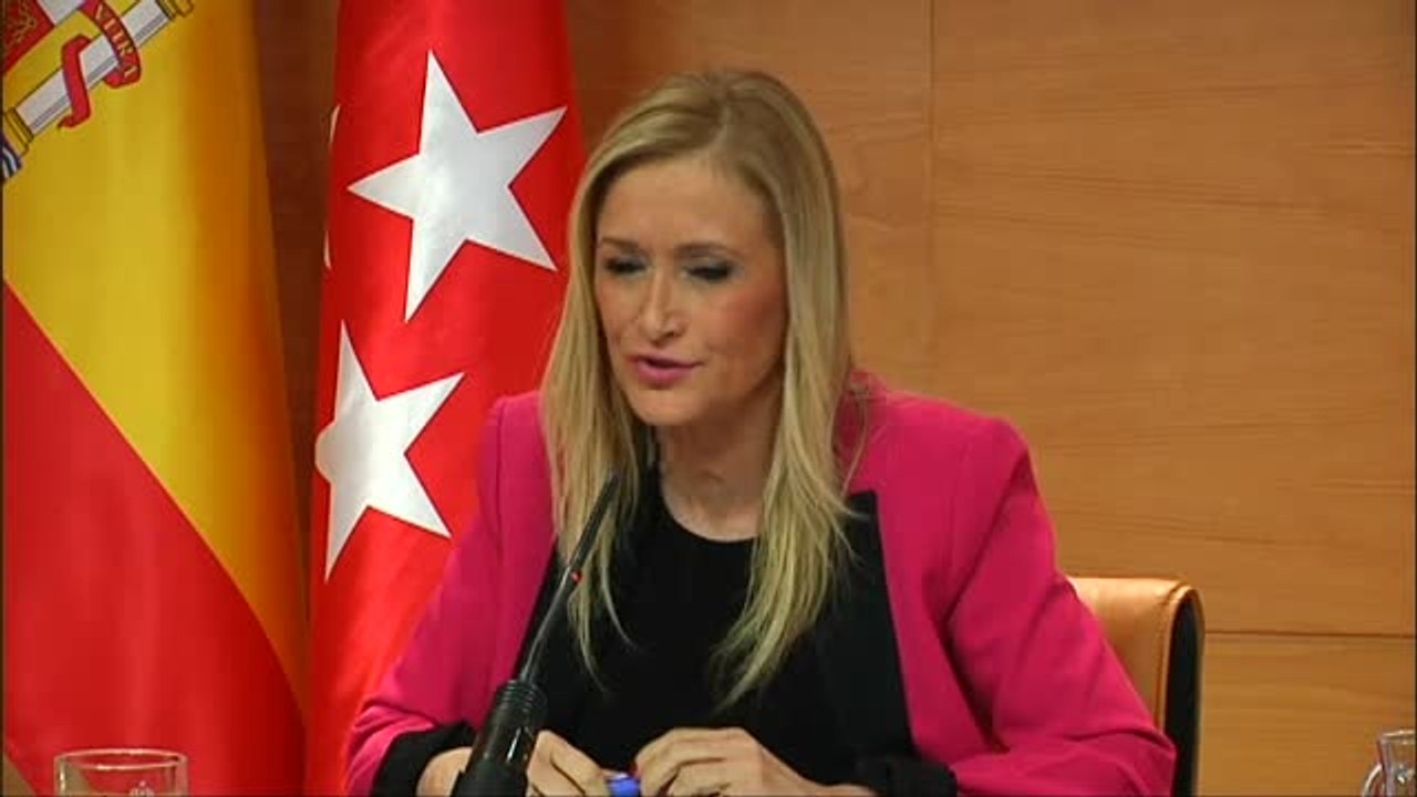 Cifuentes enmienda al PP