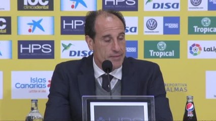 Las Palmas se impone al Valencia