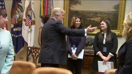 Trump no se cree las lágrimas del senador Schumer por el veto a los refugiados