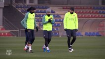 El Barça prepara bajo la lluvia el partido ante el Eibar