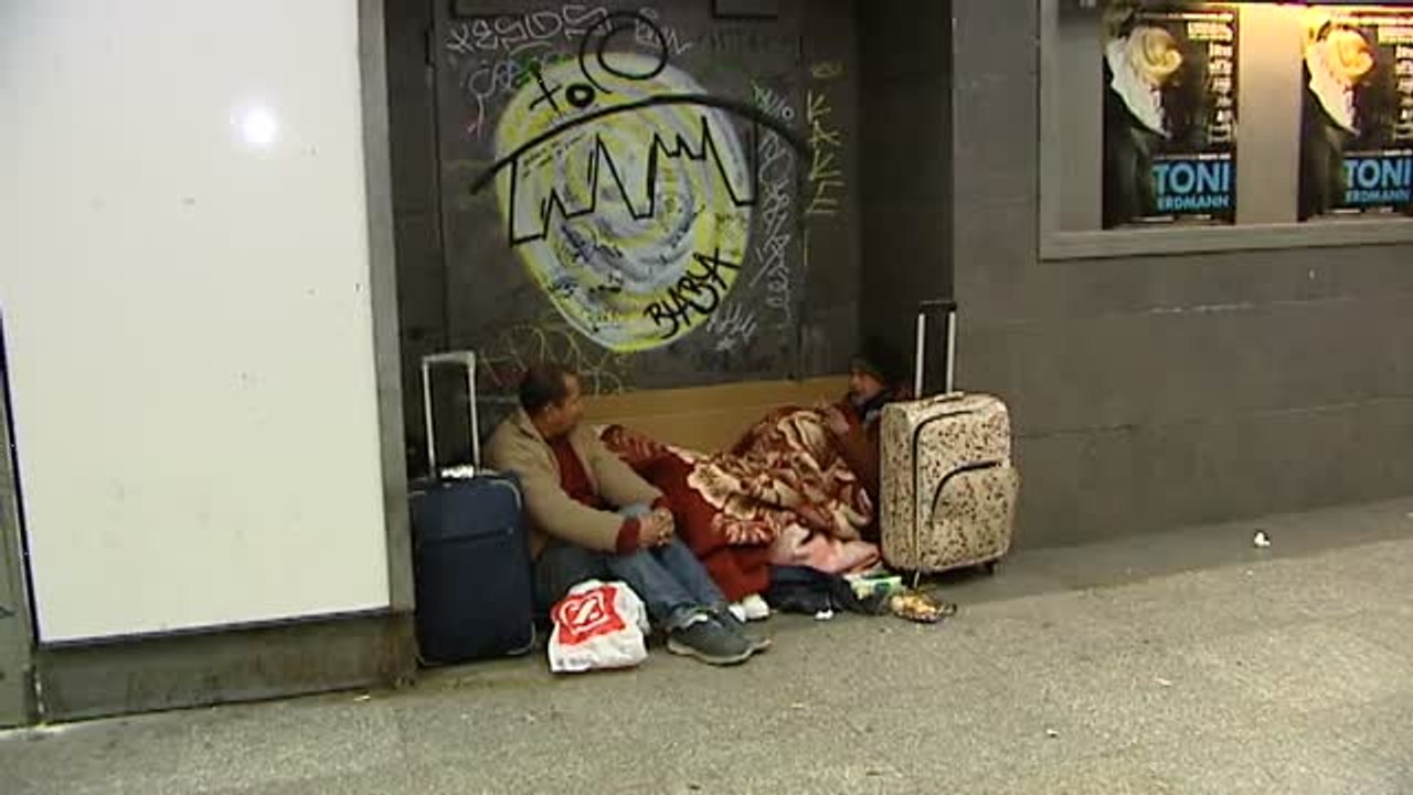 Los 'sintecho' sobreviven a la ola de frío en Madrid gracias a la solidaridad