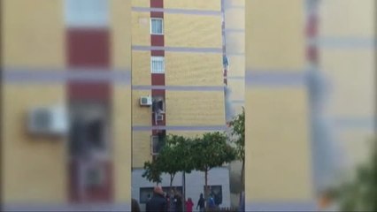 El incendio en el barrio sevillano se salda con 15 heridos