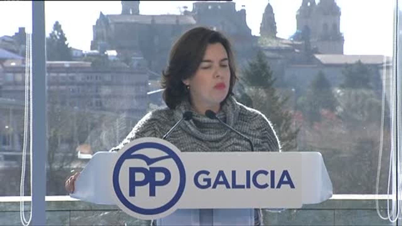 Sáenz de Santamaría: "El PP es un partido que vertebra, que se hace de abajo-arriba"