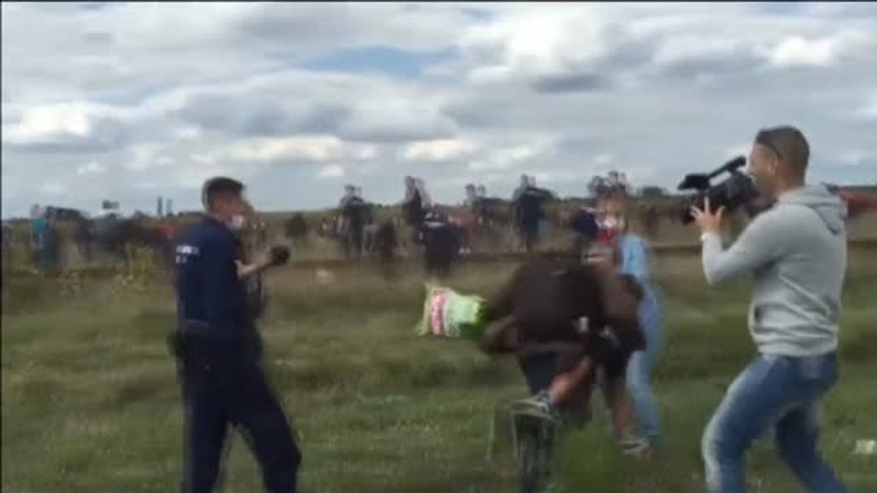 La periodista de la zancadilla al refugiado sirio, condenada a 3 años de libertad condicional