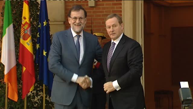 Rajoy hace caso omiso de las advertencias de Aznar sobre rearmar ideológicamente el centro derecha en España