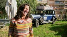 Una familia argentina da la vuelta al mundo en un taxi de 1928