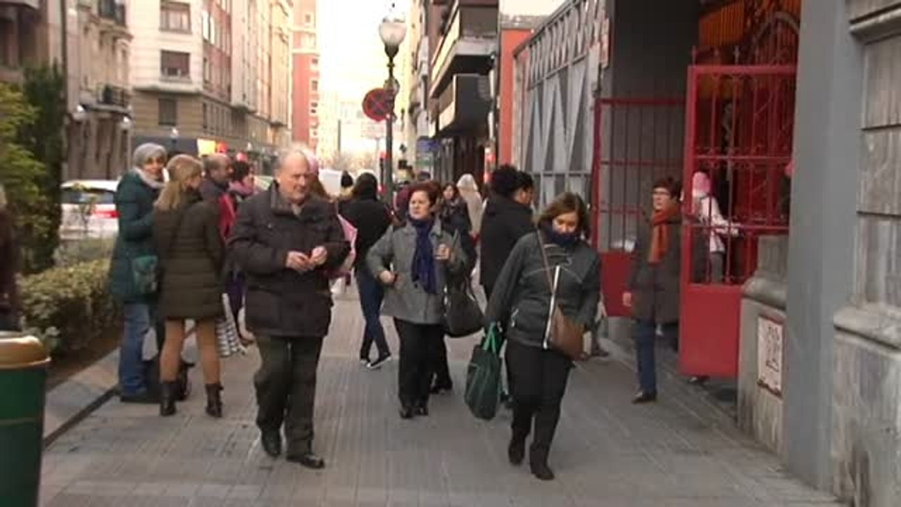 Miles de alumnos vuelven a las aulas tras dos semanas de descanso