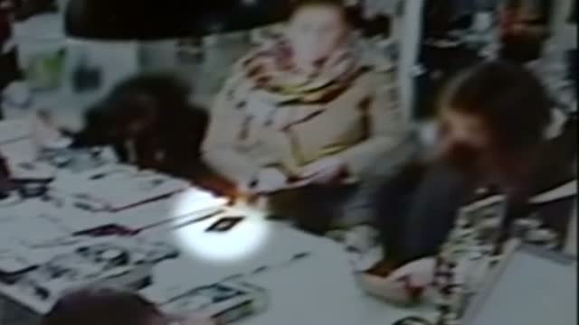 Atención, ladrona de móviles