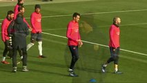 El Barça inaugura el año entrenando ante más de 10.000 espectadores