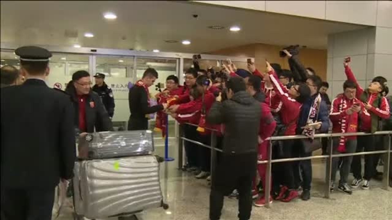 Recibimiento por todo lo alto al brasileño Oscar en la liga de fútbol china