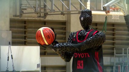 [영상] 3점슛 농구 로봇..."선수 빰쳐요!" / YTN