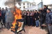 Başkan Seçilen Mehmet Gürbüz'ün İlk İşi Makam Koltuğunu Yakmak Oldu