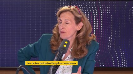 Propos racistes et antisémites sur les réseaux sociaux : "Il faut contraindre [les hébergeurs] à retirer des propos dans les 24 heures (...) s'il n'y a pas retrait, il y aura sanction" affirme Nicole Belloubet