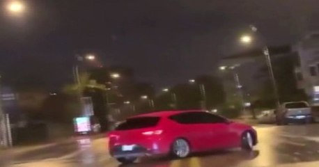 Kadıköy'de Drift Yapan Trafik Magandası Kamerada