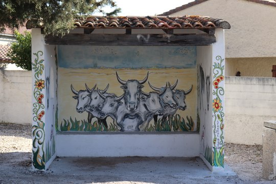 Sernhac : l'arrêt de bus camarguais