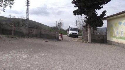 Hastanede "Şifa" Okullarda "Sevgi" Dağıtıyorlar