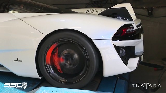 VÍDEO: metemos al SSC Tuatara de 1.750 CV en el banco de potencia, ¡vaya llamaradas!