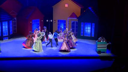 الرواق الثقافي.. معرض الكرة في الفن ومسرحية بائعة الكعك