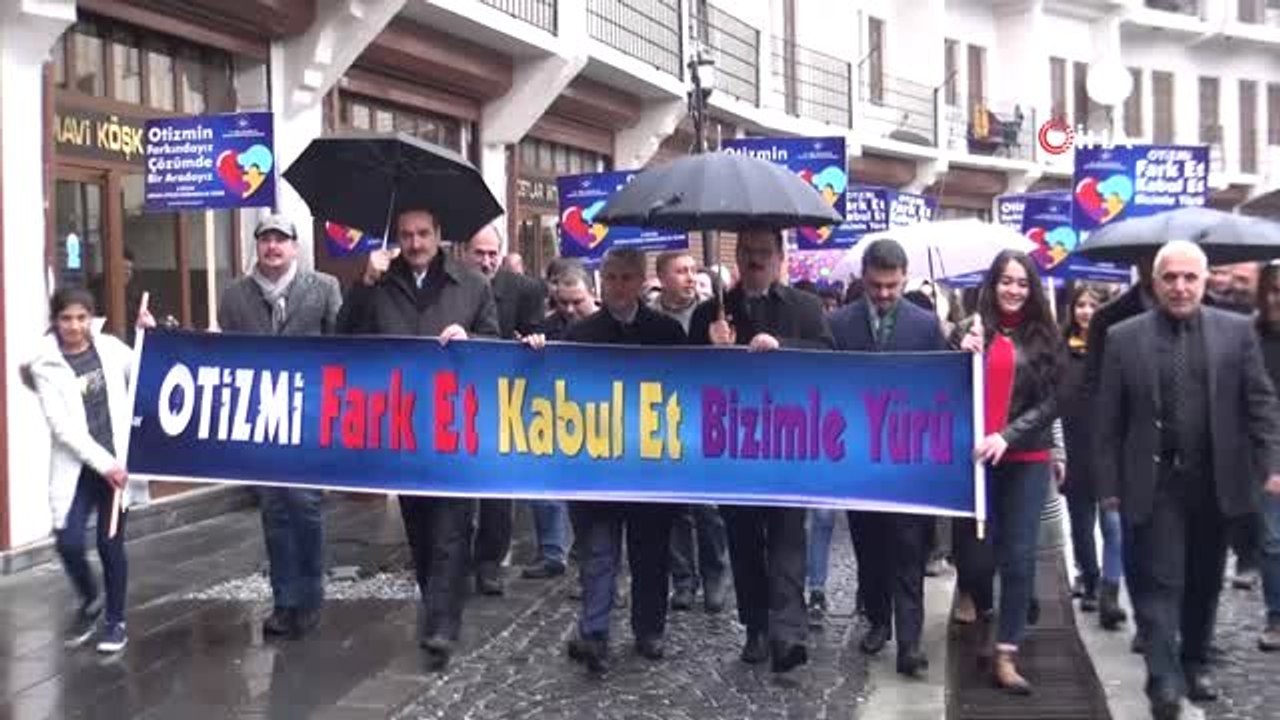 Bitlis'te Otizm Farkındalık Yürüyüşü