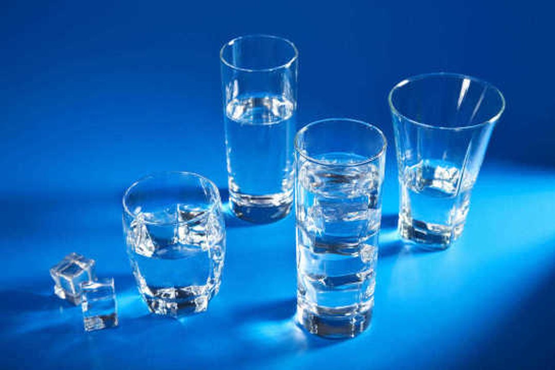 5 Tipps, um mehr Wasser zu trinken