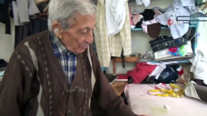 91 Yaşındaki Yaşar Emre 80 Yıldır Terzilik Yapıyor