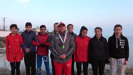 Radyodan davet ettiği çocukları milli takıma hazırlıyor - VAN
