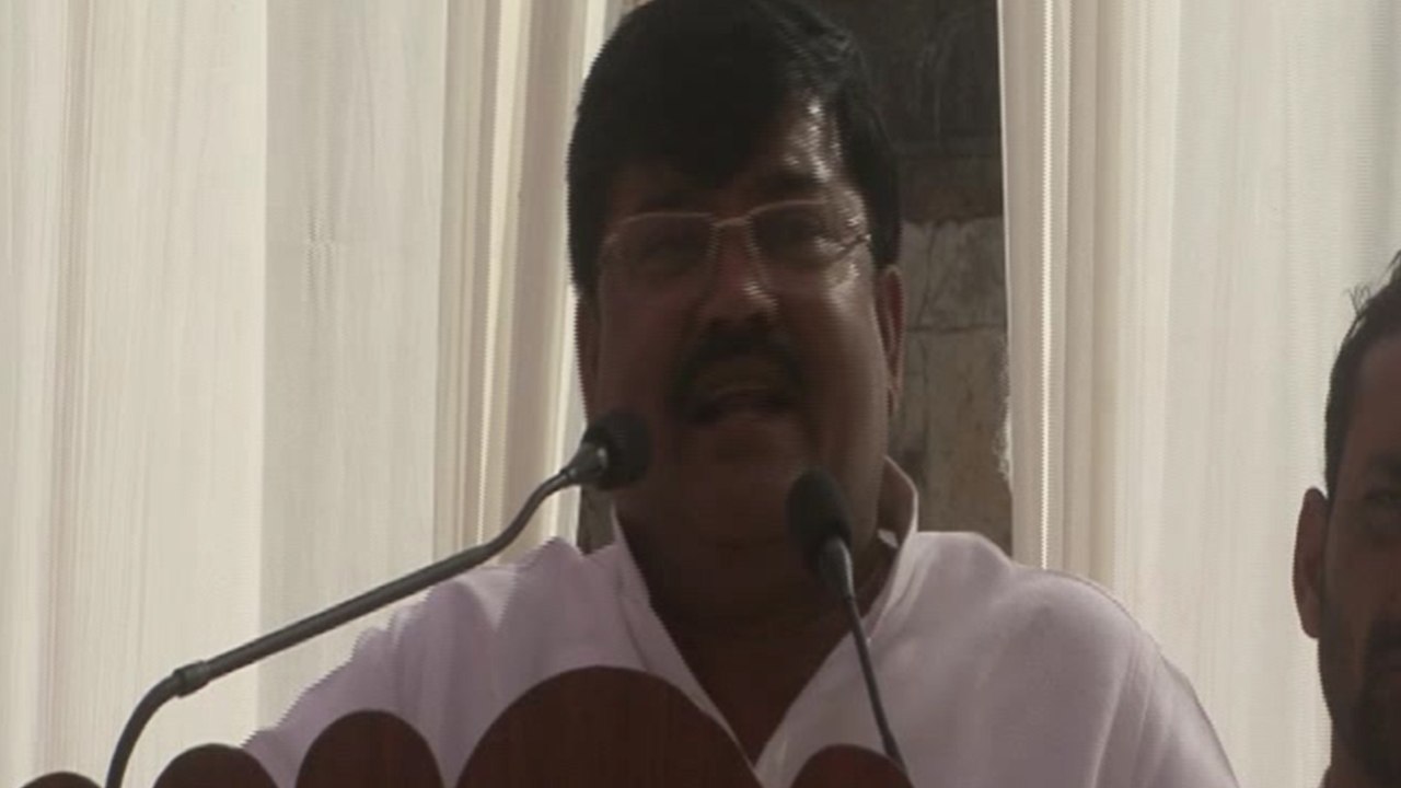 योगी के मंत्री बोले— 'आईपीएस—आईएएस में से कोई एक दलित या पिछड़े वर्ग का होना चाहिए