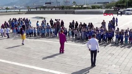 Hatay Çığlık Atıp, Oynadılar Balonları Otizm Farkındalığı İçin Bıraktılar