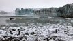 Un glacier massif s'éffondre en Islande, les touristes devant fuir dans la panique