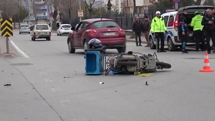 Sivas Otomobille Çarpışan Motosikletin Sürücüsü Ağır Yaralandı
