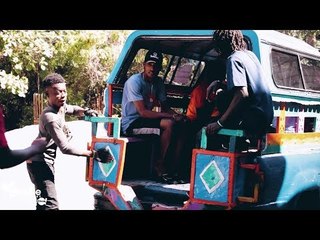 Gade S'ak rive yon " TI MOUN" ak yon Chofé Camionette