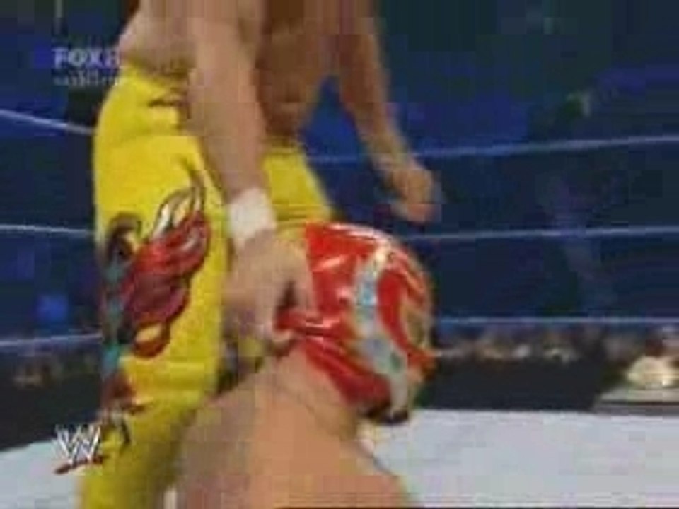 Smackdown 1 11 08 Rey Mysterio vs Chavo Guerrero-part2