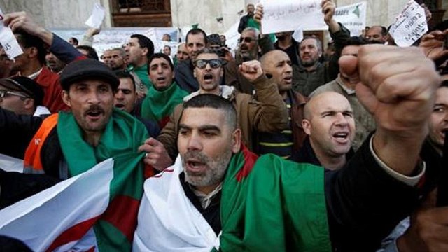 Algeria protesters turn focus on political elite, not just Bouteflika [No Comment]