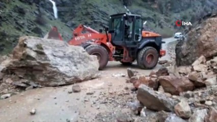 Vatandaşlar heyelan nedeni ile kapanan yollardan şikayetçi