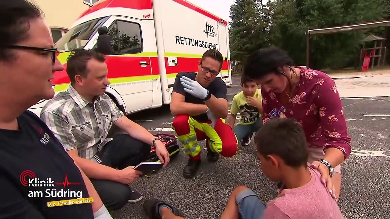 'Riecht nicht nach Kotze': Wieso kippt Bela Milchreis durch die Gegend? | Die Familienhelfer | SAT.1