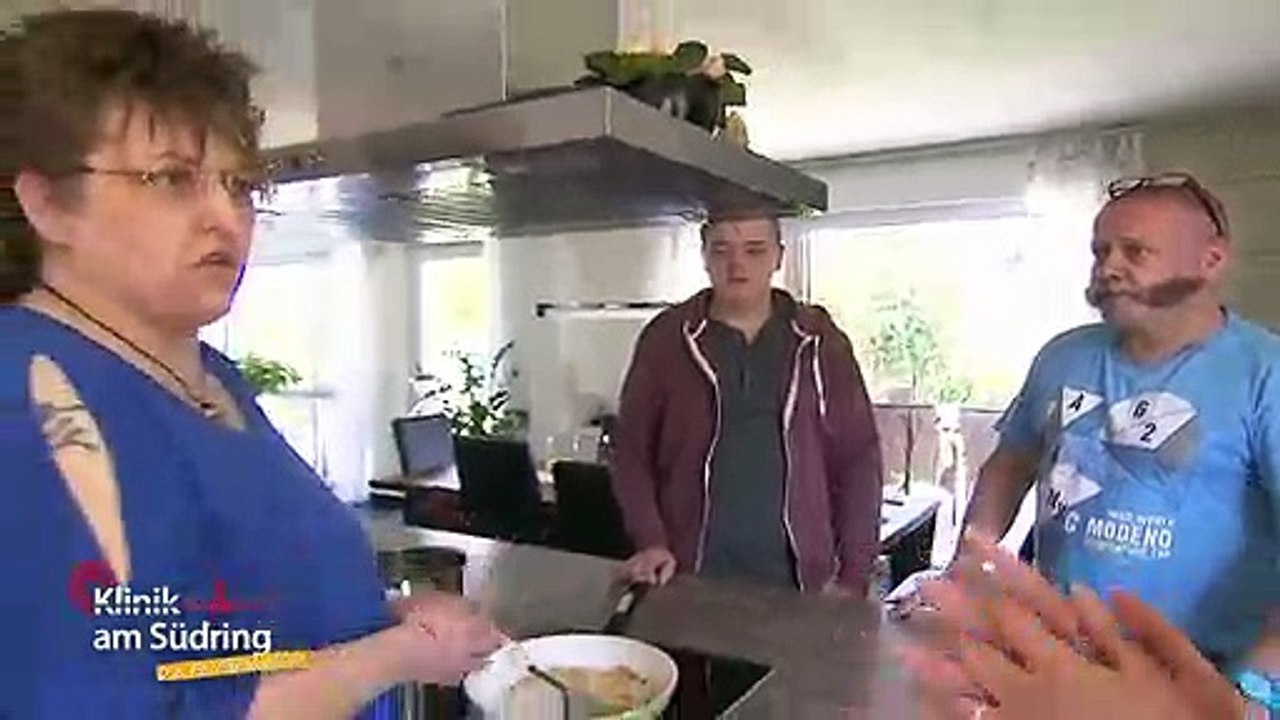 Fettleber nach Thailand Urlaub - Zieht er die Diät durch? | Die Familienhelfer | SAT.1 TV