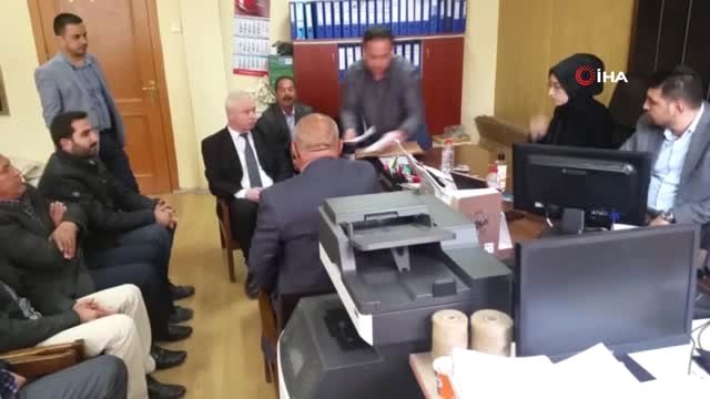 Kuzen Muhtar Adayları Eşit Oy Aldı, Biri Kurayla Muhtar Oldu