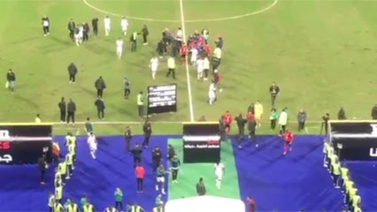 خناقة بين لاعبي الأهلي والاتحاد عقب انتهاء المباراة