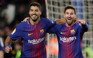 Los 10 futbolistas que más dinero ingresan