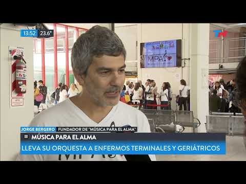 Lleva su orquesta a pacientes terminales y geriátricos