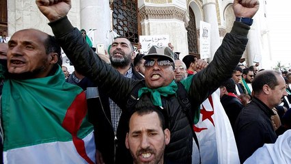الجزائريون يأملون في بناء دولة القانون بعد اسقالة بوتفليقة